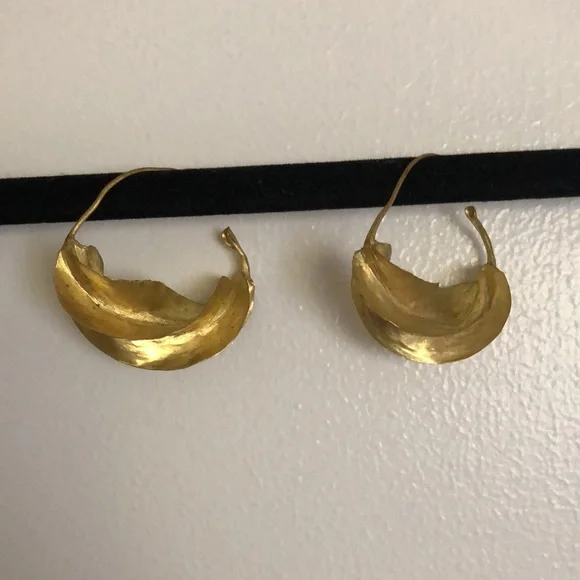 Tribal Hoop Twist Earrings - Picture 3 of 7